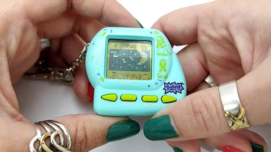 Giga Pets: Rugrats Reptar screenshot 3